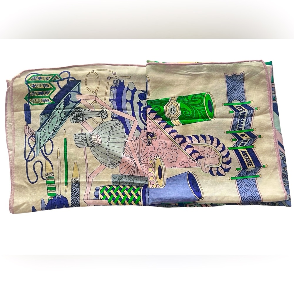 Hermès Les Trésors d’un Artiste Shawl Scarf – 50% Wool 50% Silk – 125cm